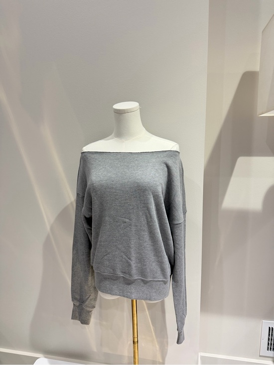 Carbon Tops - Carbon Off-Shoulder Sweatshirt in Light Gray